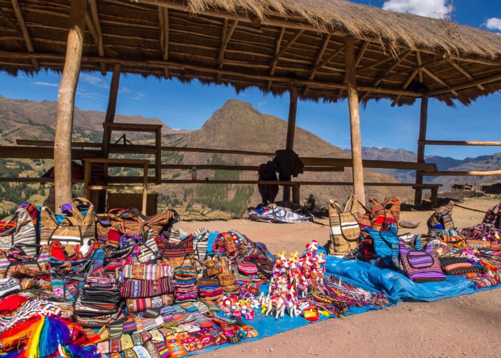 Pisac - souvenir stand